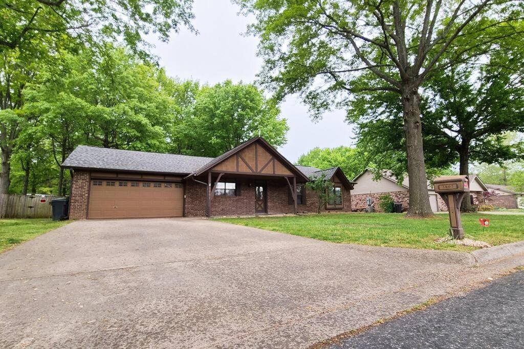 Centrally Located In Rogers And Bentonville! -Private Rooms Exterior foto
