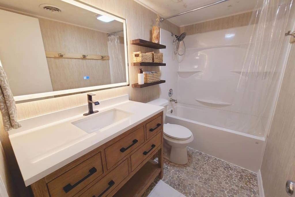 Centrally Located In Rogers And Bentonville! -Private Rooms Exterior foto