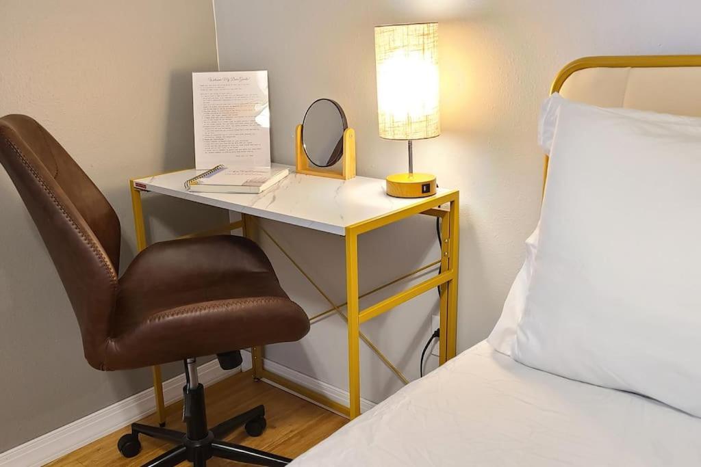 Centrally Located In Rogers And Bentonville! -Private Rooms Exterior foto